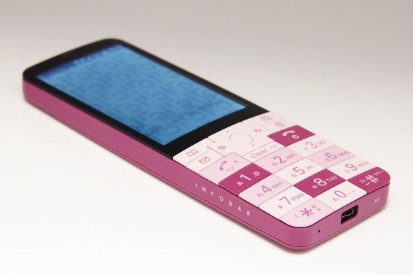 INFOBAR xv」レビュー ファンは購入必至、ストレート4Gケータイの完成