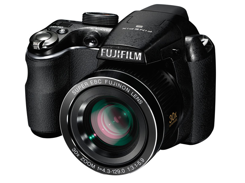 富士フイルム、乾電池が使える30倍ズーム機「FinePix S4000