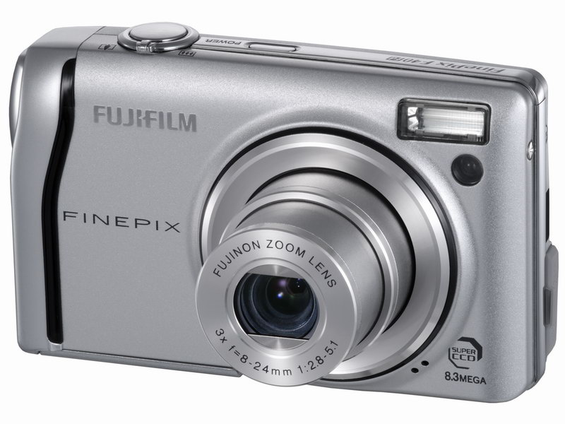 SDも使える最速顔検出8.3メガ機「FinePix F40fd」 - ITmedia NEWS