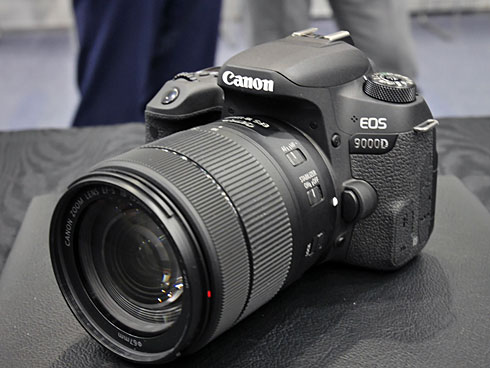 キヤノンのエントリー機が2年ぶりリニューアル――「EOS 9000D」「EOS