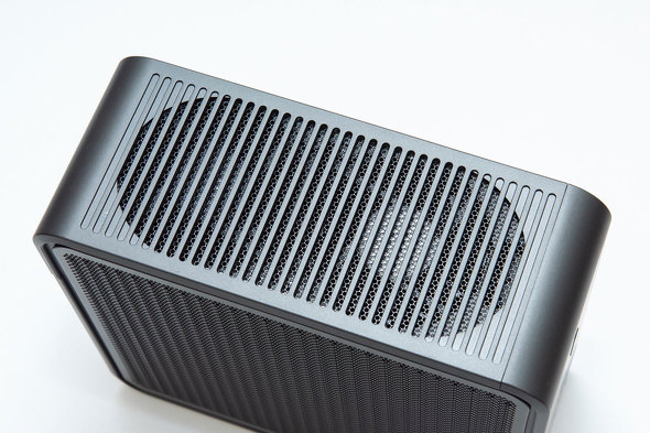 まさかのXeon搭載NUC「Intel NUC 9 Pro」はGPUを選べる頼れるヤツだっ