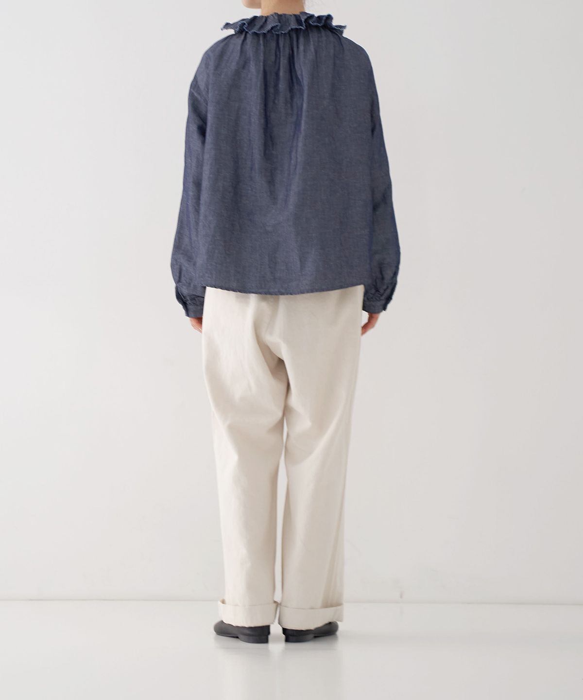 コットンリネンダンガリーフリルシャツ｜nest Robe / CONFECT ONLINE SHOP