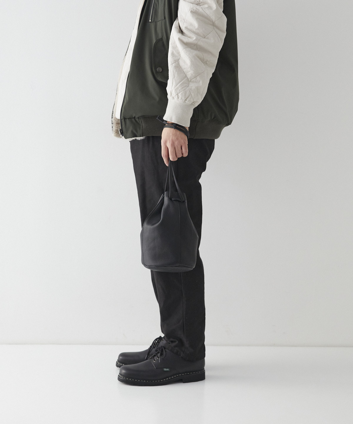 バレンシアレザー巾着バッグ｜nest Robe / CONFECT ONLINE SHOP