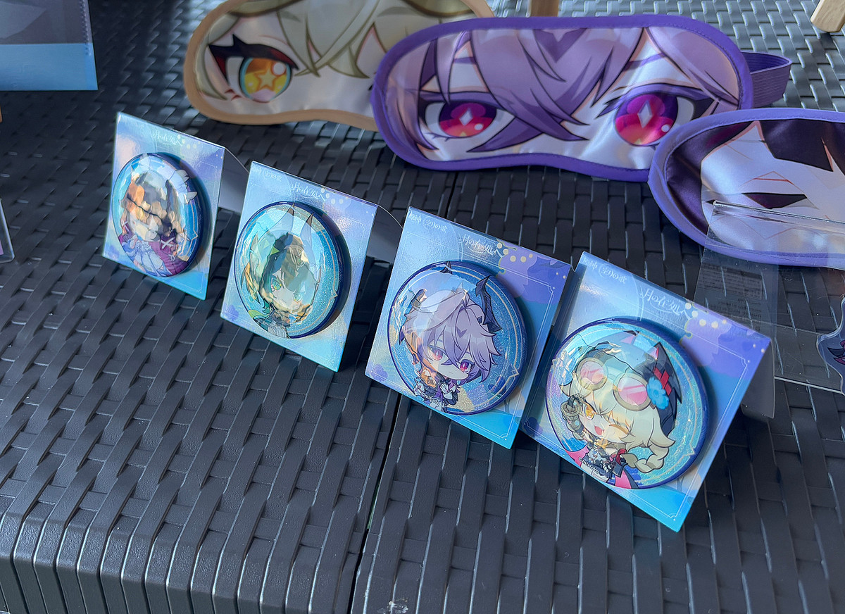 原神」のコロンビーナになれるアイマスク！ オフラインイベント「月の