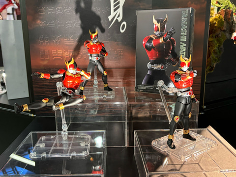 真骨彫製法」より「仮面ライダーガタック ハイパーフォーム」や