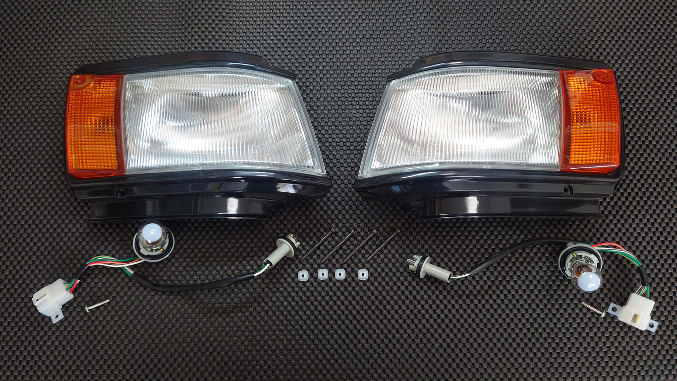 AE86レビン後期・クリアランスランプ・コーナーレンズASSY・左右セット