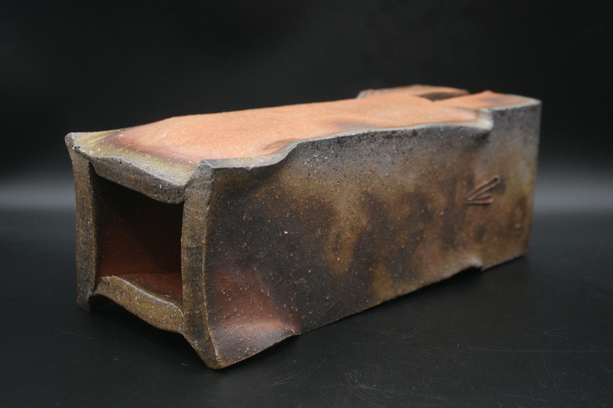 人間国宝》伊勢﨑 淳 作 備前 角花入（桐箱後日） | 陶備堂オンライン