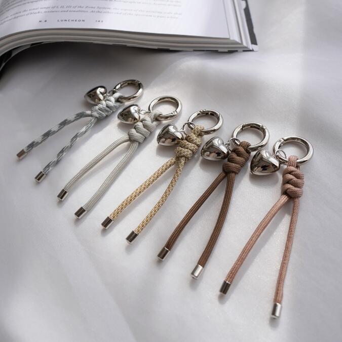 楽天市場】【全23カラー/ハートチャーム×パラコードキーリング