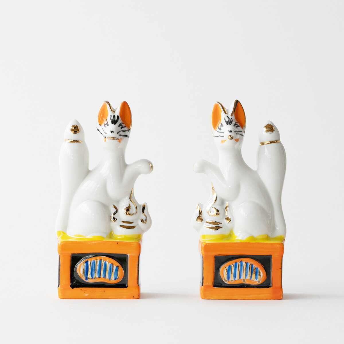 楽天市場】稲荷狐 陶器製 4寸 一対 金付 12.3センチ 本格的 縁起飾り