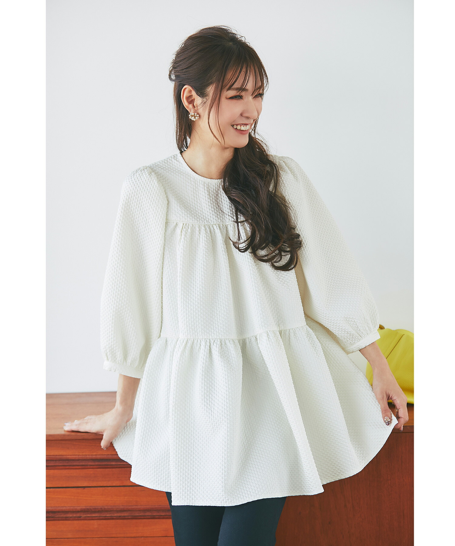 佐藤匠さん着用】エンボス加工ティアードチュニック