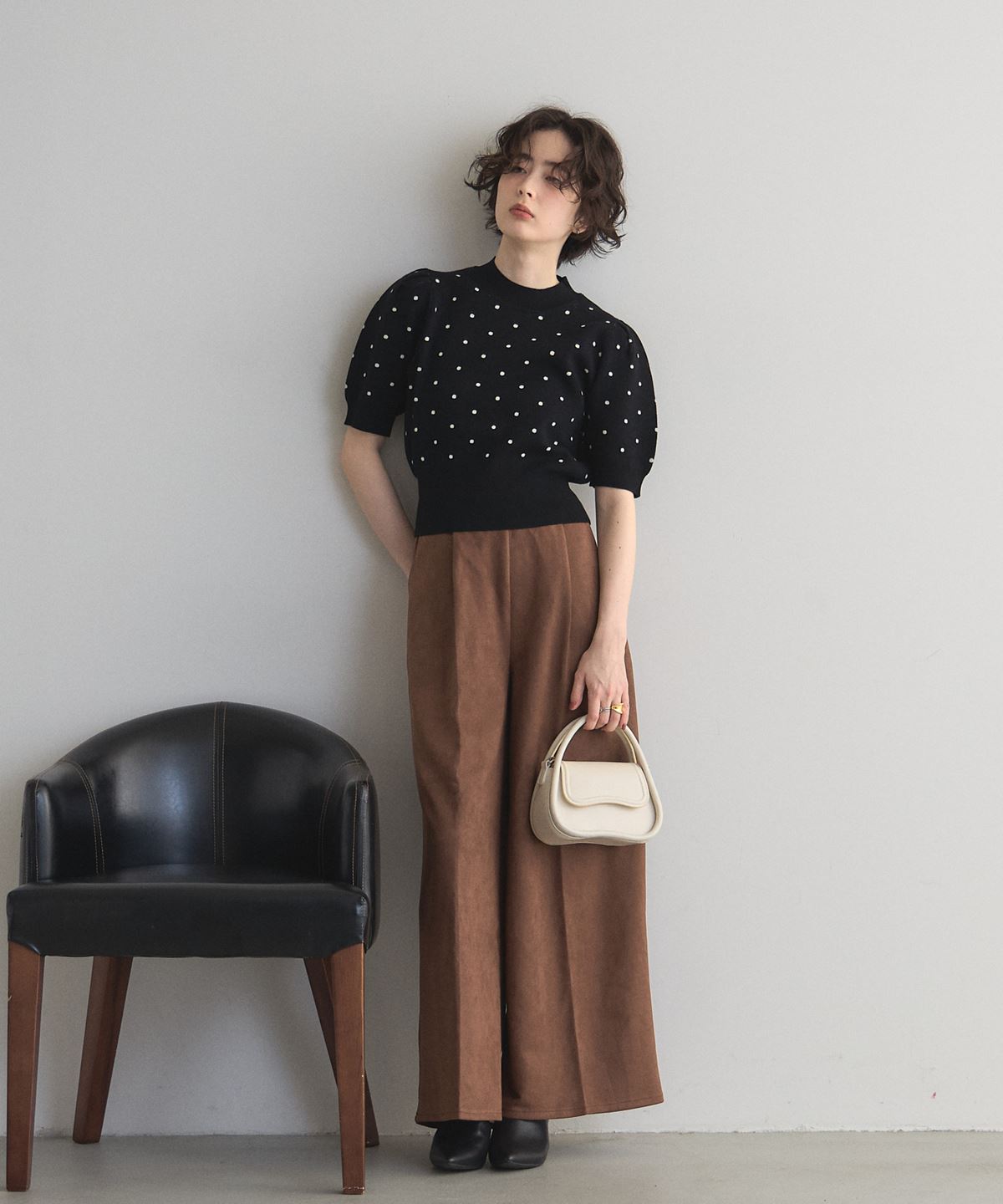 オフィシャルサイト限定】ポンチスエードワイドパンツ