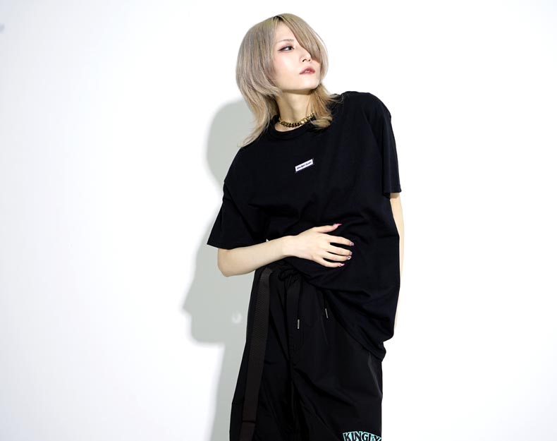 Green Eyed Monster 】4th Anniversary ロゴ刺繍ワッペンTシャツ<BR