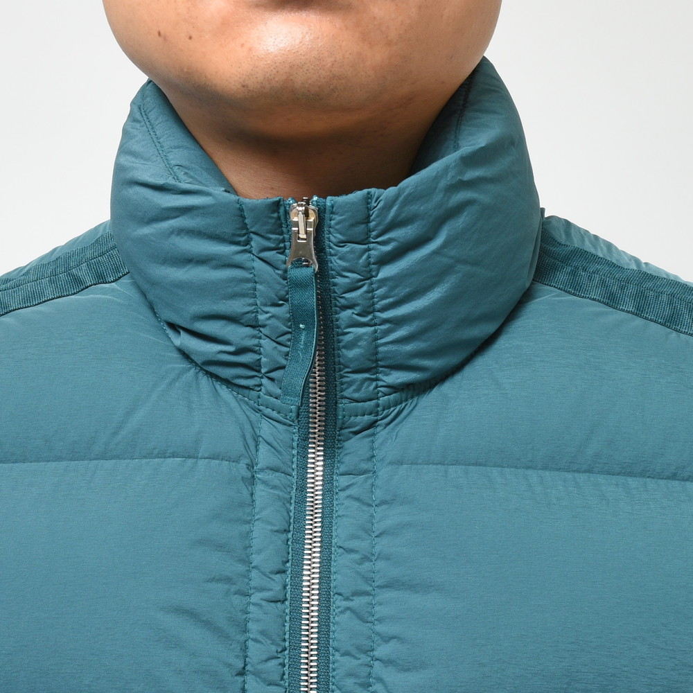 STONE ISLAND(ストーンアイランド)ガーメントダイシームレスダウン