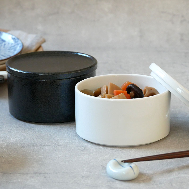 重ねて収納、おしゃれな保存容器。