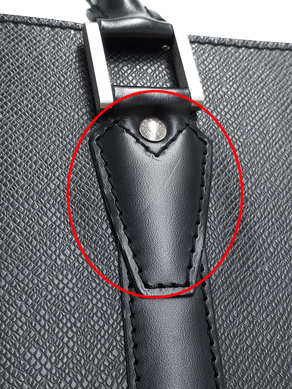 LOUIS VUITTON】ルイヴィトン『タイガ ポルトドキュマン ロザン