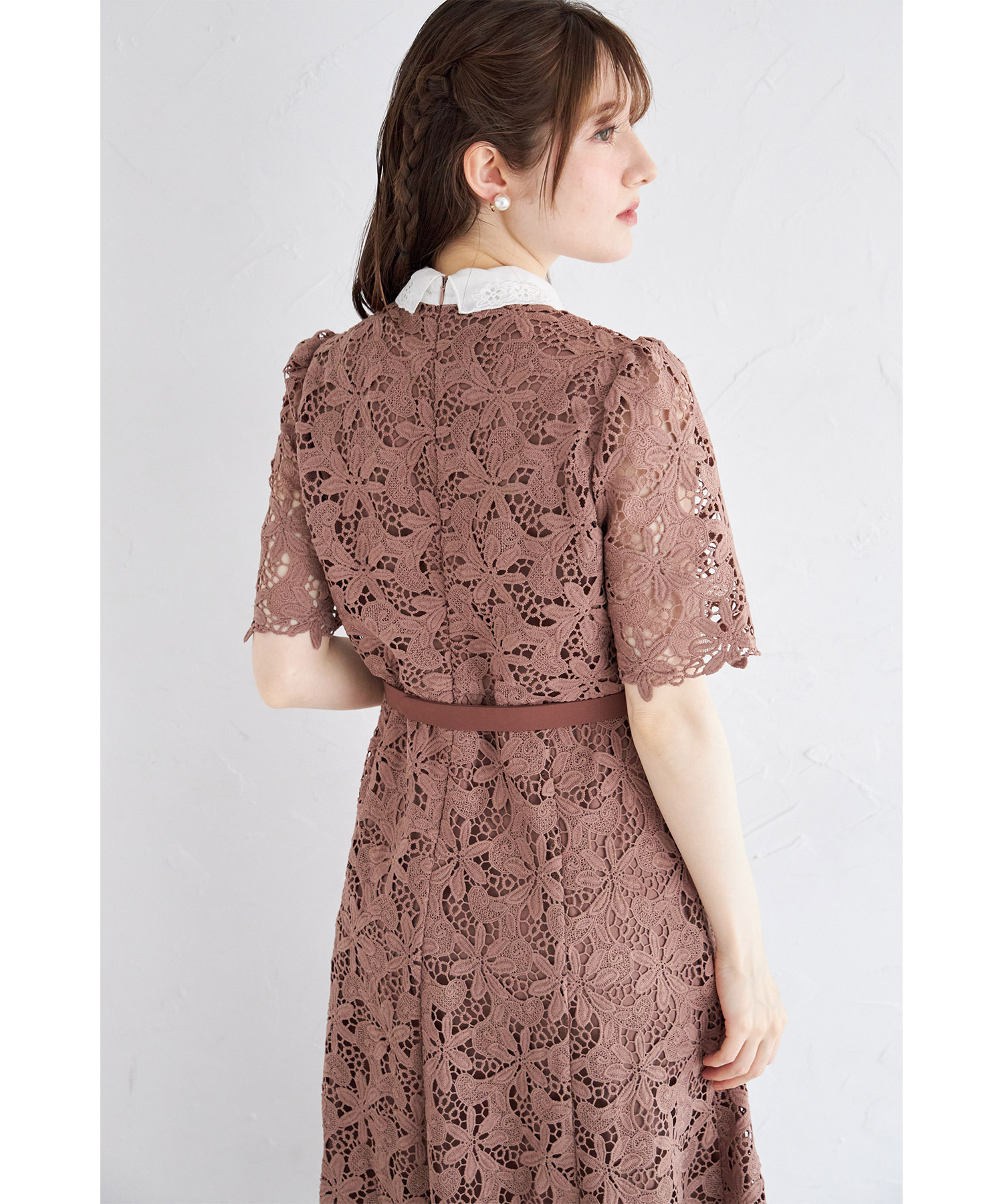 取り外し可能なフラワー刺繍ビジュー襟＆ベルト付きパール飾り釦カット