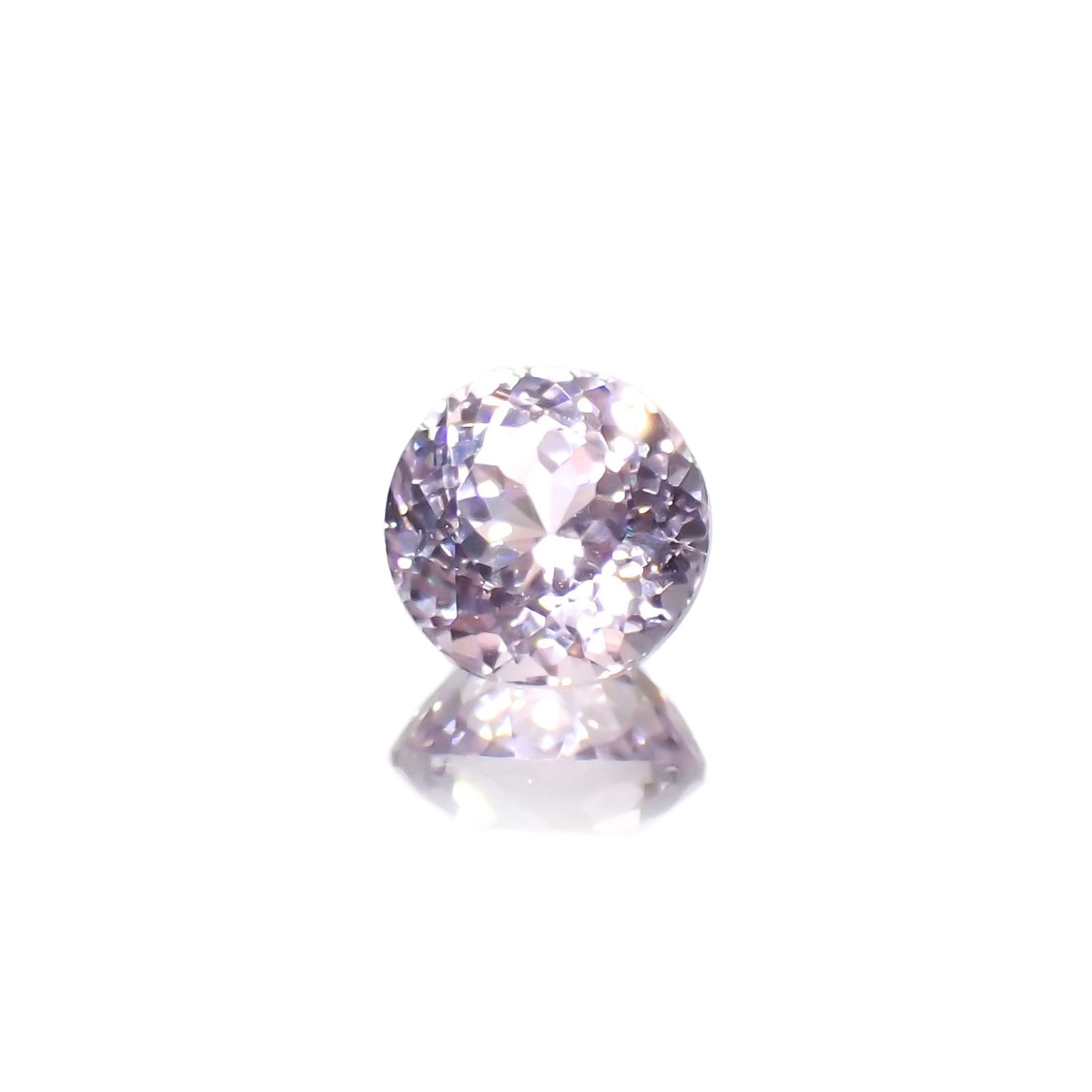 淡く儚いピンク色【クンツァイト】｜色の秘密と魅力、物語まで | TOP