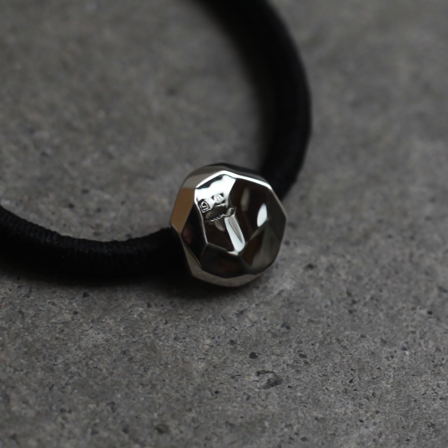 GARNI - 【残り一点】Crockery Chip Hair Elastic | ACRMTSM ONLINE STORE