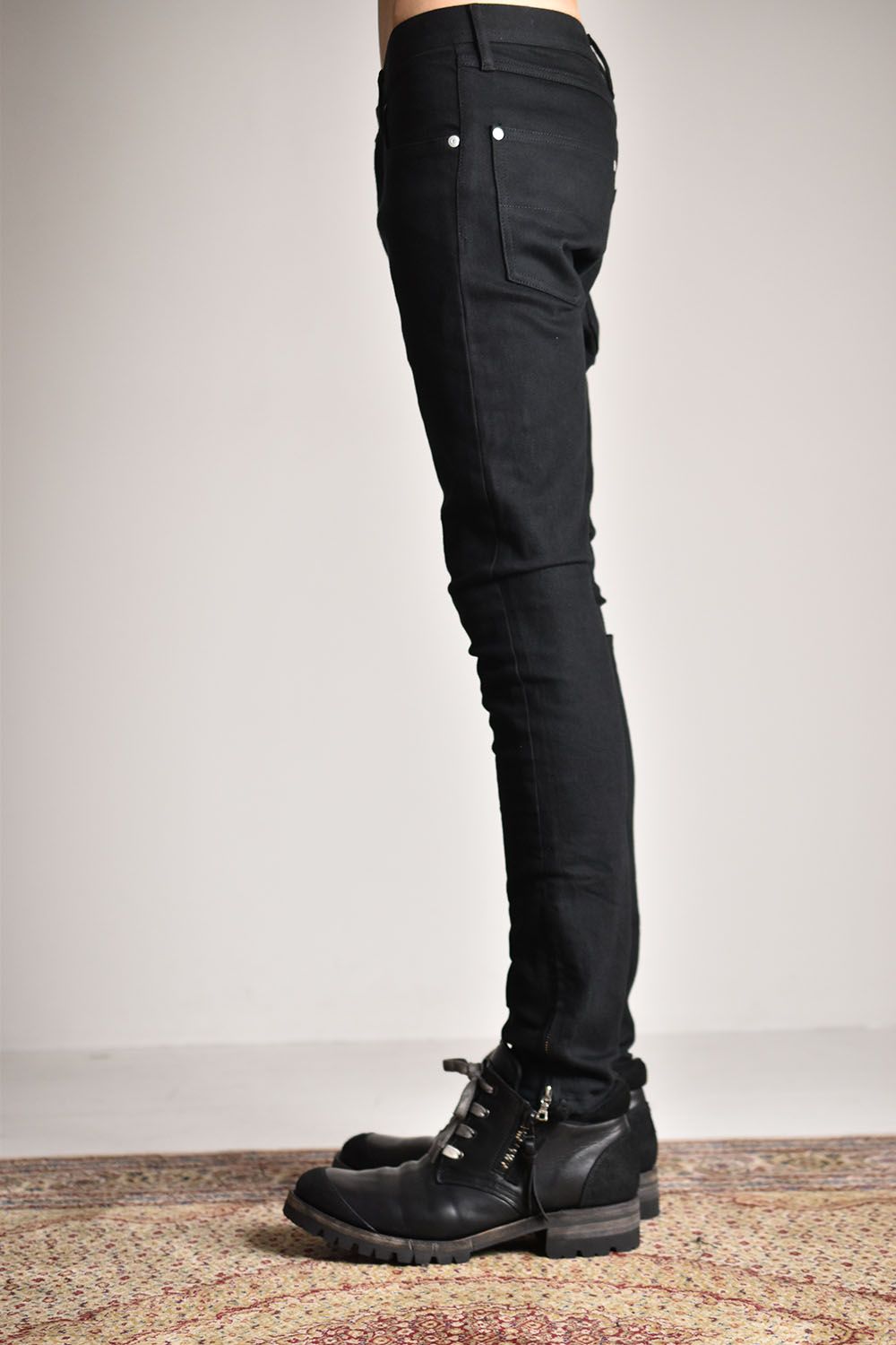 ISAMU KATAYAMA BACKLASH - Stretch Denim KYOTO Black Dye Super