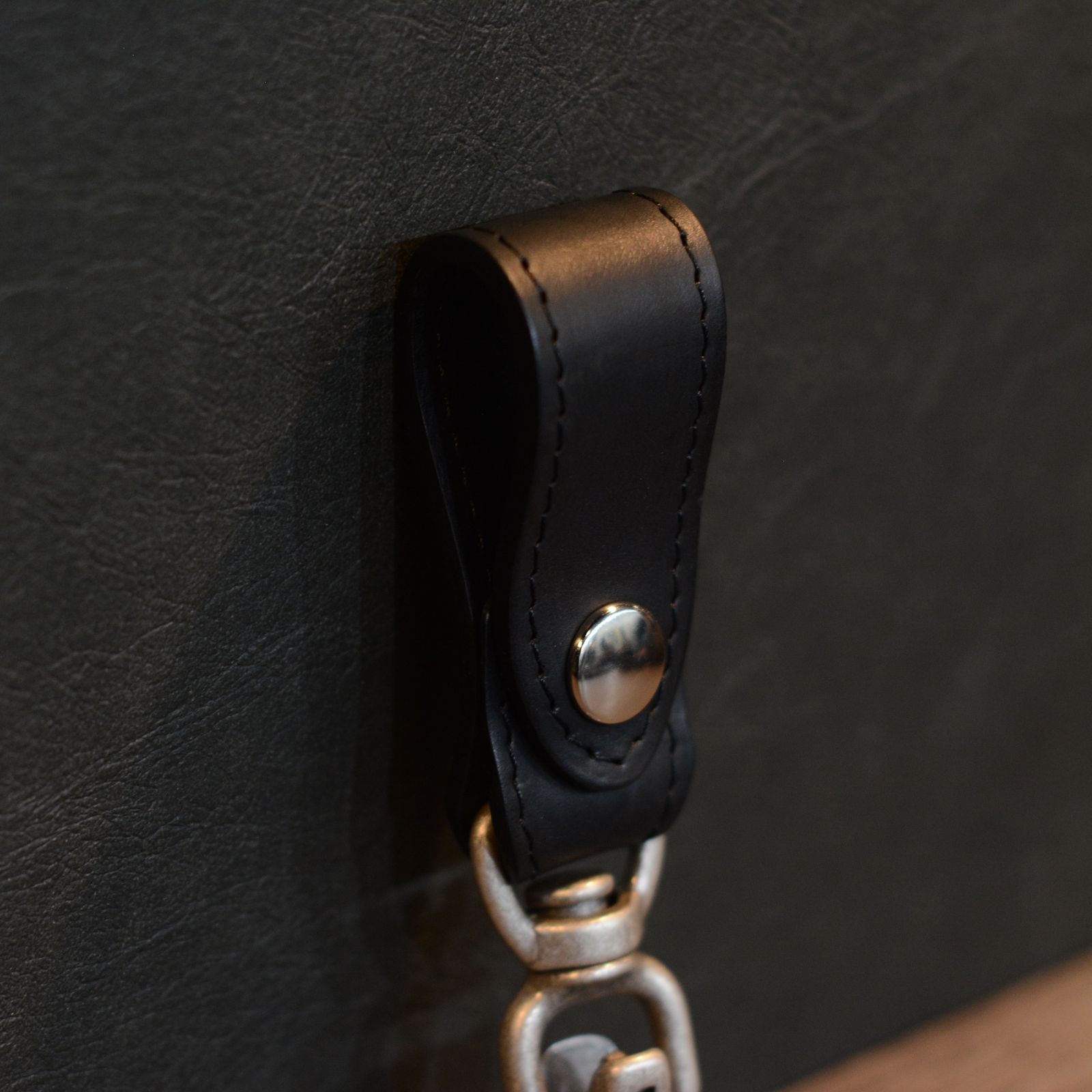 ISAMU KATAYAMA BACKLASH - GUIDIオイルカーフ キーホルダー | chord