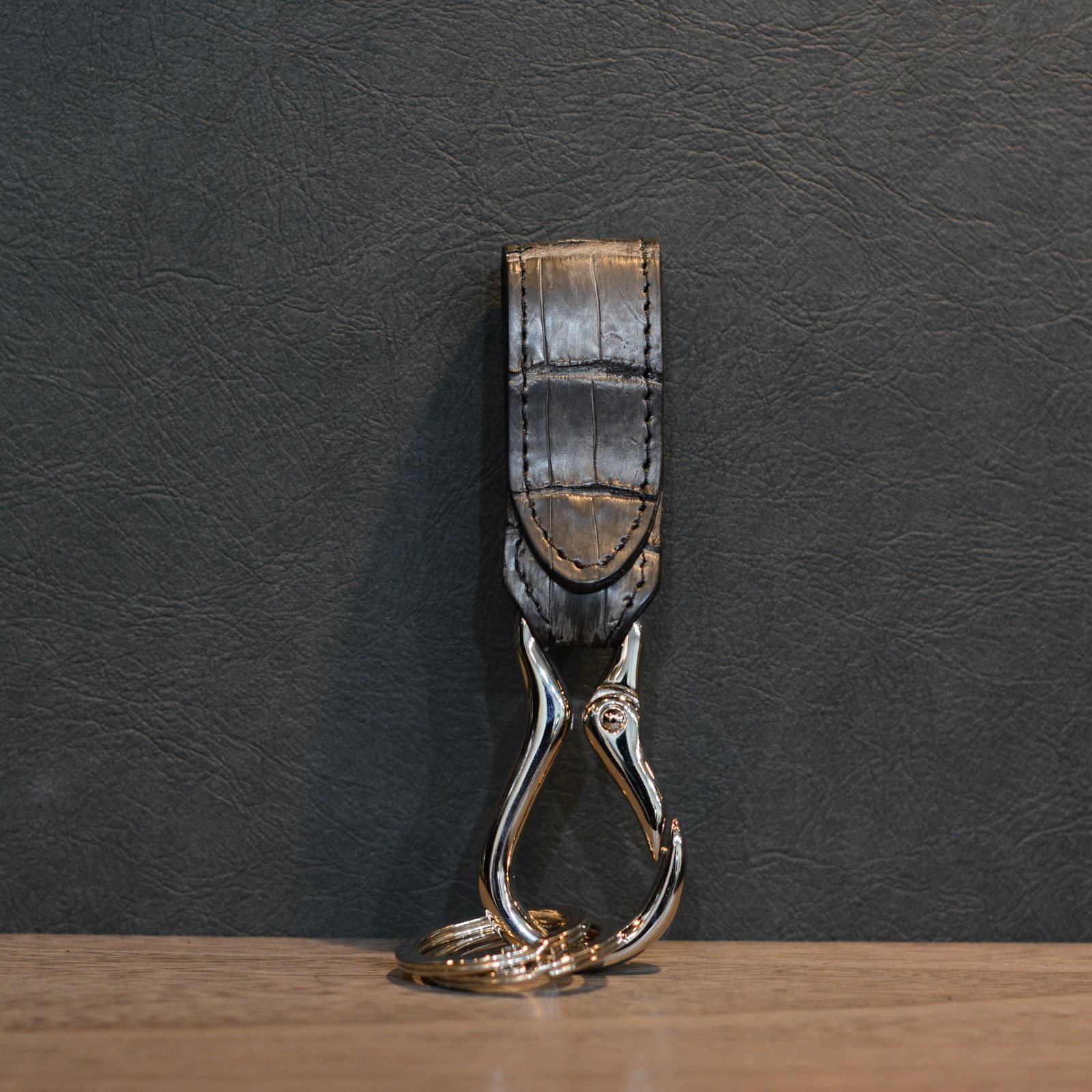 ISAMU KATAYAMA BACKLASH - クロコ墨染め キーホルダー (GRAY) / 387