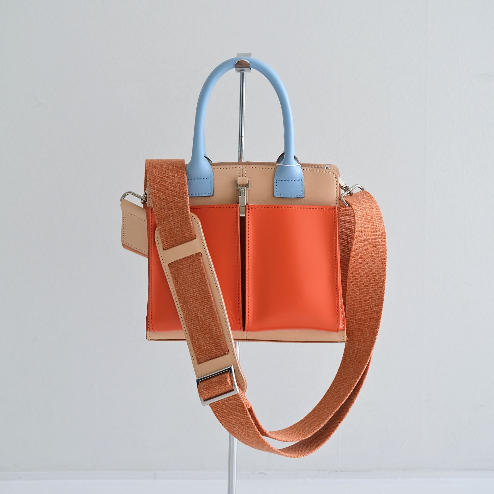 Rich I - P.RECTANGLE LEATHER HELMET BAG PLAY / NATURAL MULTI