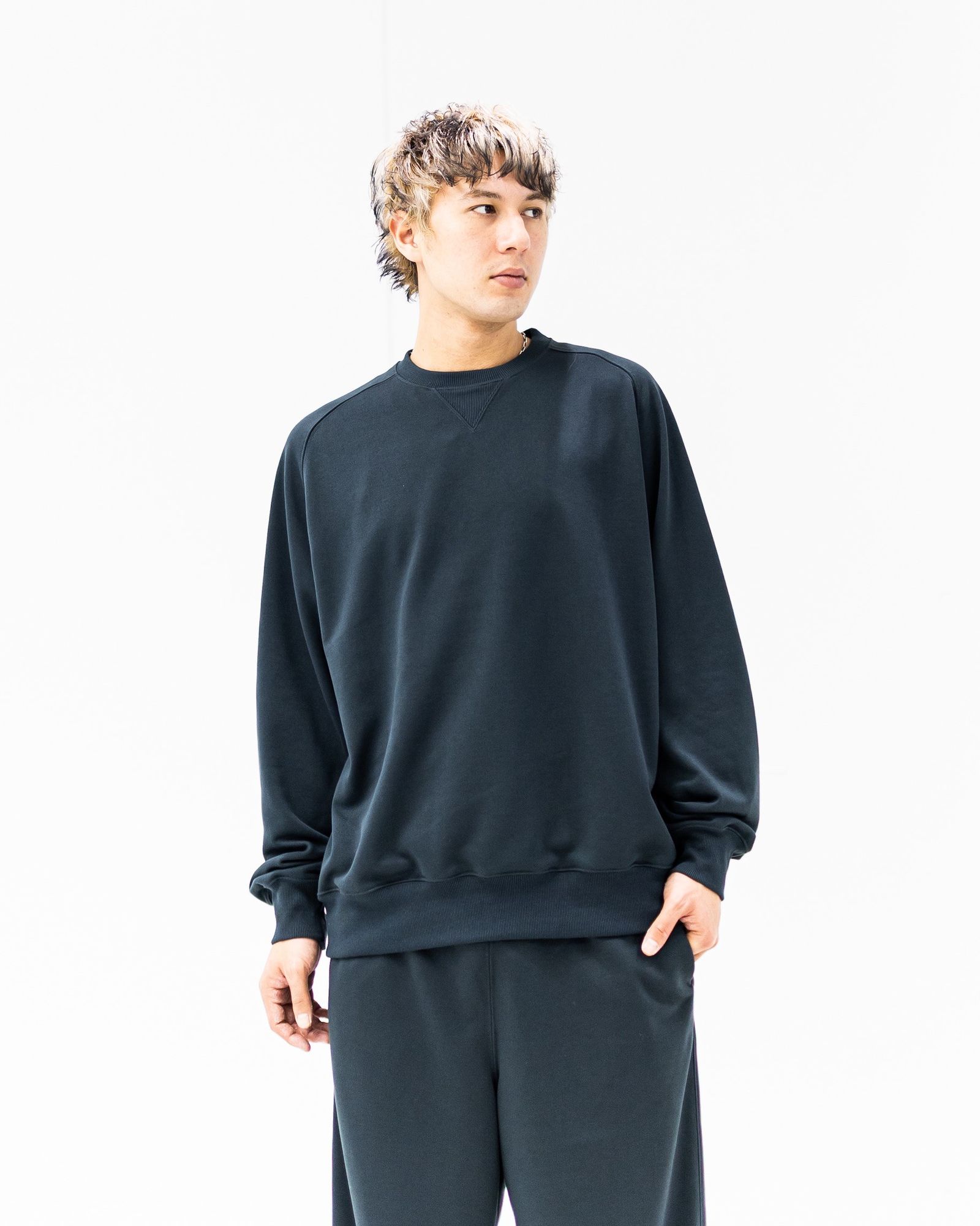 DAIWA PIER39 TECH SWEAT CREW FREEDOM SLEEVE(INK BLACK)1月24日(土