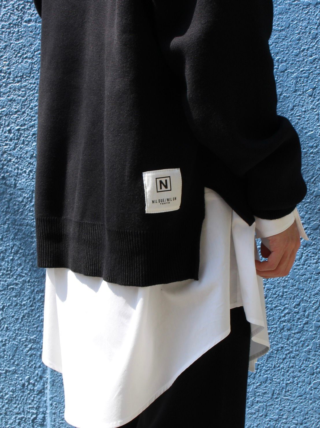 NIL DUE / NIL UN TOKYO セットアップを用いた大人モノトーンコーデ