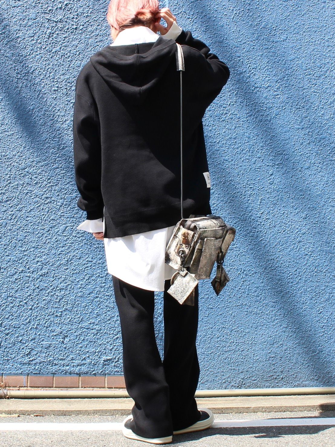 NIL DUE / NIL UN TOKYO セットアップを用いた大人モノトーンコーデ