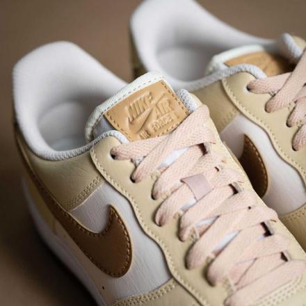 国内12月6日発売予定】ナイキ エアフォース 1 LXX 