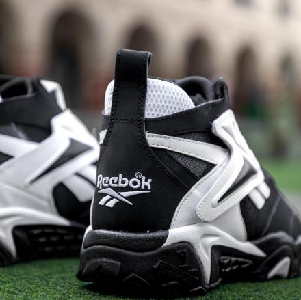 国内発売中】 リーボック プレシーズン 94 ブラック/ホワイト