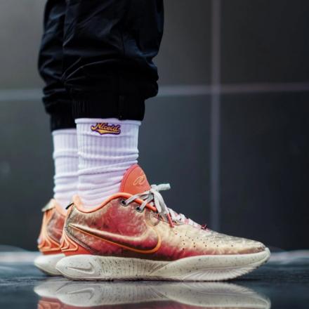 国内3月15日発売予定】 ナイキ レブロン 21 EP 