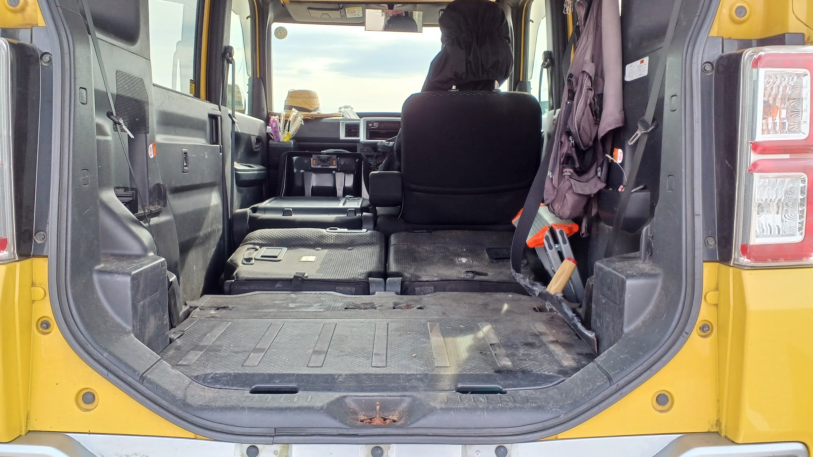 ウェイクを車中泊時に真っすぐ寝れる仕様に。 | たかおかさんのぶろぐ