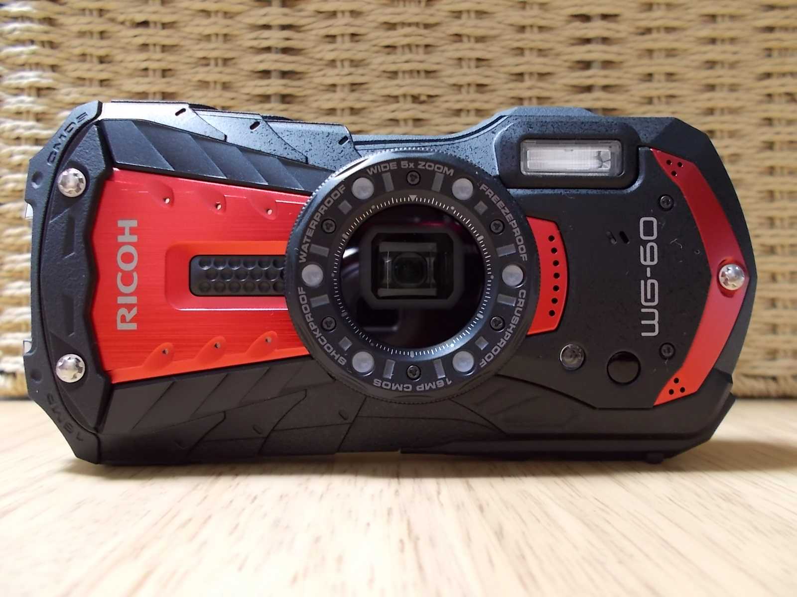 花の撮影にオススメ！ 接写に優れたデジカメ【RICOH WG-60】レビュー