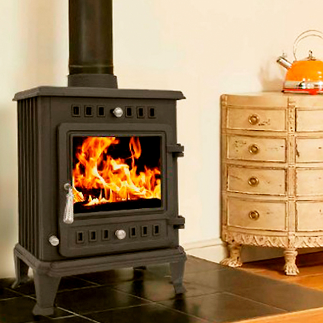 ぱちきゅうです 石炭ストーブ、薪ストーブ、大型ストーブ、小学校