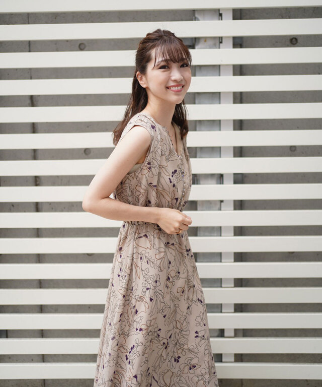 マシェリコラボ》ラインフラワーノースリーブワンピース