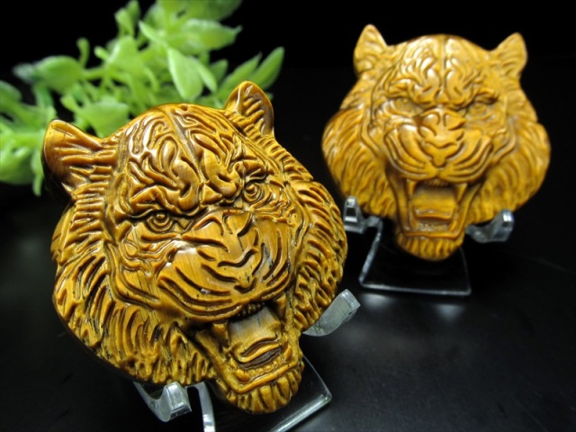くっきりシラー タイガーアイ 虎 彫刻置物 1個売り 重さ約20g-30g 繊細