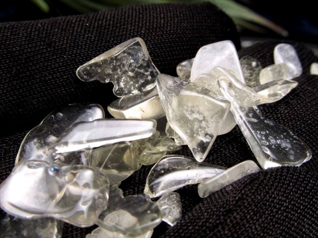 大粒タイプ リビアングラス さざれ 約20g入り 粒の大きさ約5mm-20mm