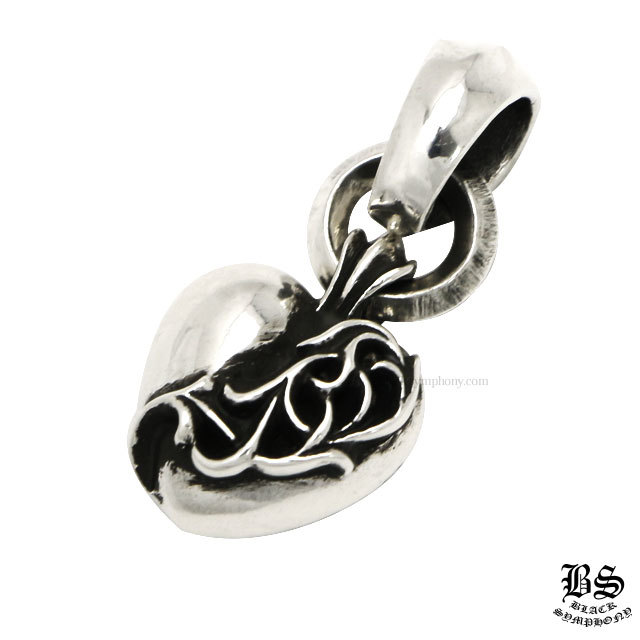 クロムハーツハートペンダントwithプレーンベイル(ネックレス)|クロム