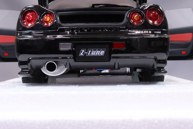オートアート コンポジット 1/18 ニスモ R34 GT-R Z-tune ブラックパール