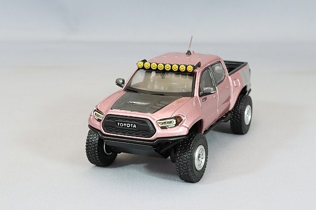 GCD 1/64 トヨタ タコマ TRD Pro ワイドボディ 左ハンドル ピンク