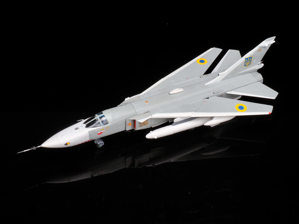 Calibre Wings(カリバ―ウイングス)1/72 (ダイキャスト製) SU-24MR