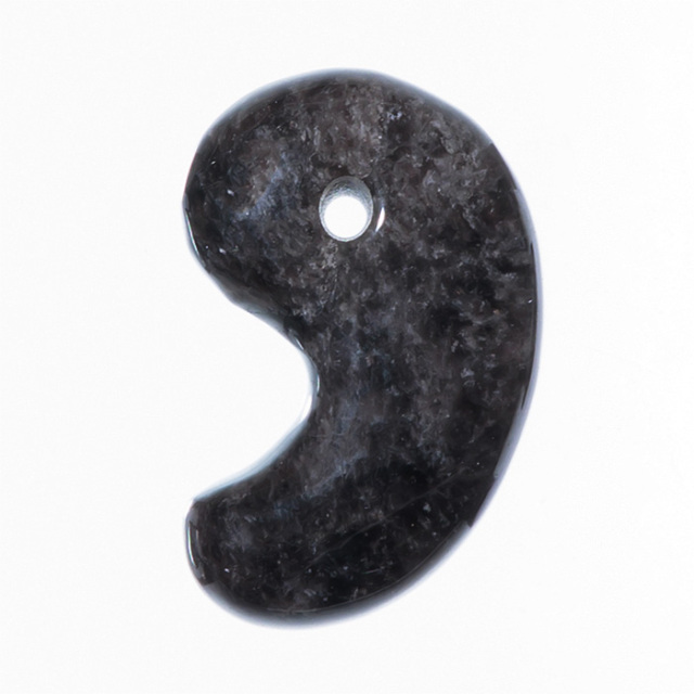 古墳期☆表面風化☆特有な結晶が見られ☆古色上質薄紫色水晶製☆特大コ