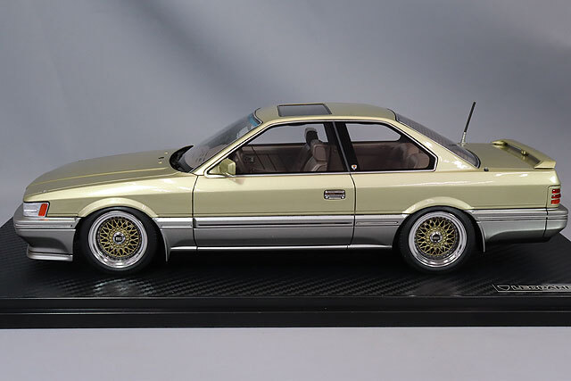 イグニッションモデル 1/18 日産 レパード 3.0 アルティマ (F31