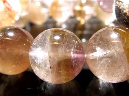 ◇国内流通ほぼゼロ◇透明と彩りの絶妙バランス◇個性豊かな粒が集まり