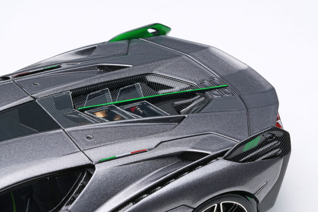 アイドロン EM675C ランボルギーニ シアン FKP 37 2019 ストライプ付き