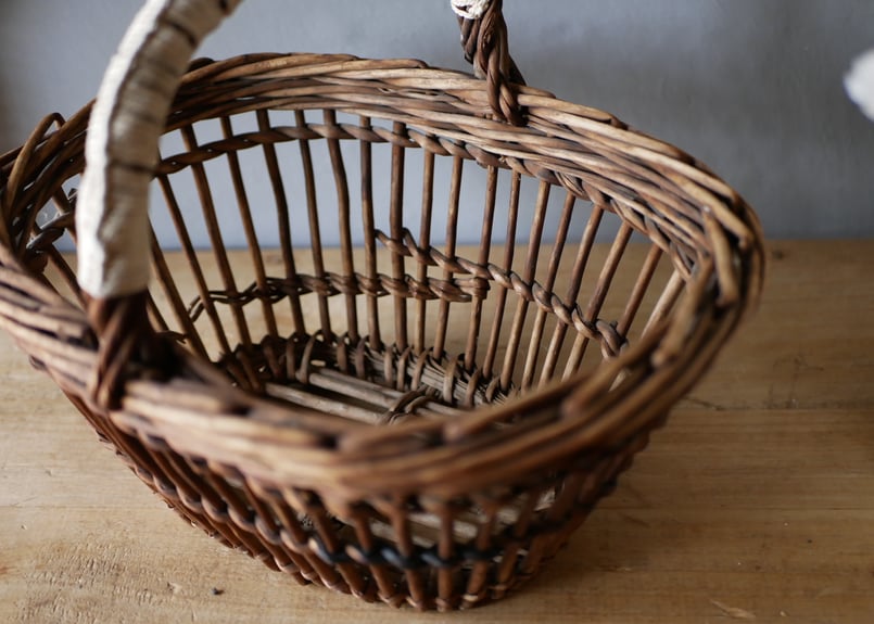 パニエ かご 籠 バスケット フランスブロカント アンティークのある
