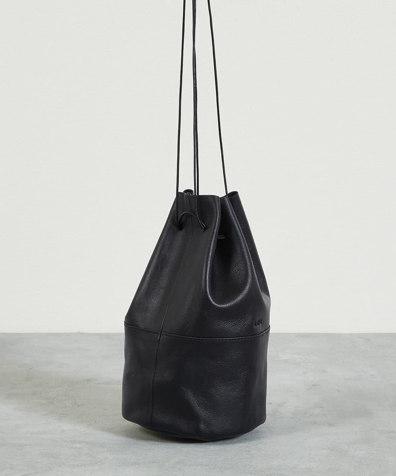 And A アンドエー / FINE LEATHER DRAWSTRING BAG【S】牛革巾