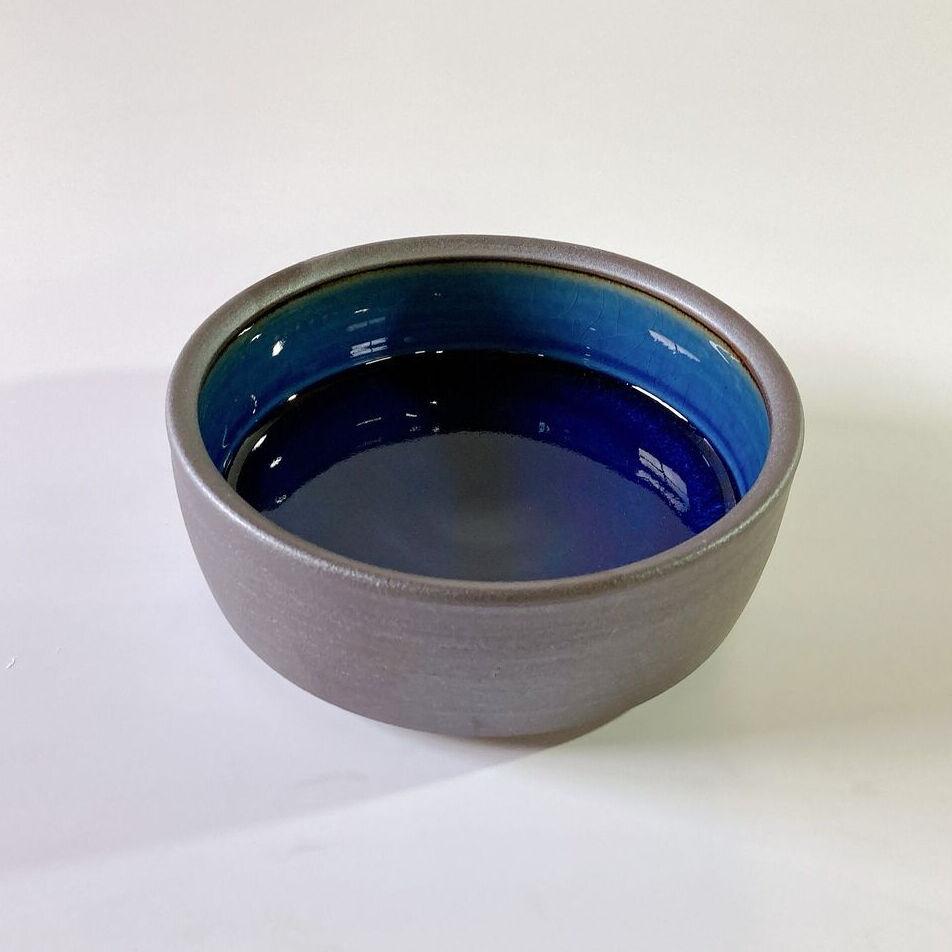 切立ドラ鉢（7寸／約21cm）呉須 ・外鉄 （07） | 出西窯 on-line STORE