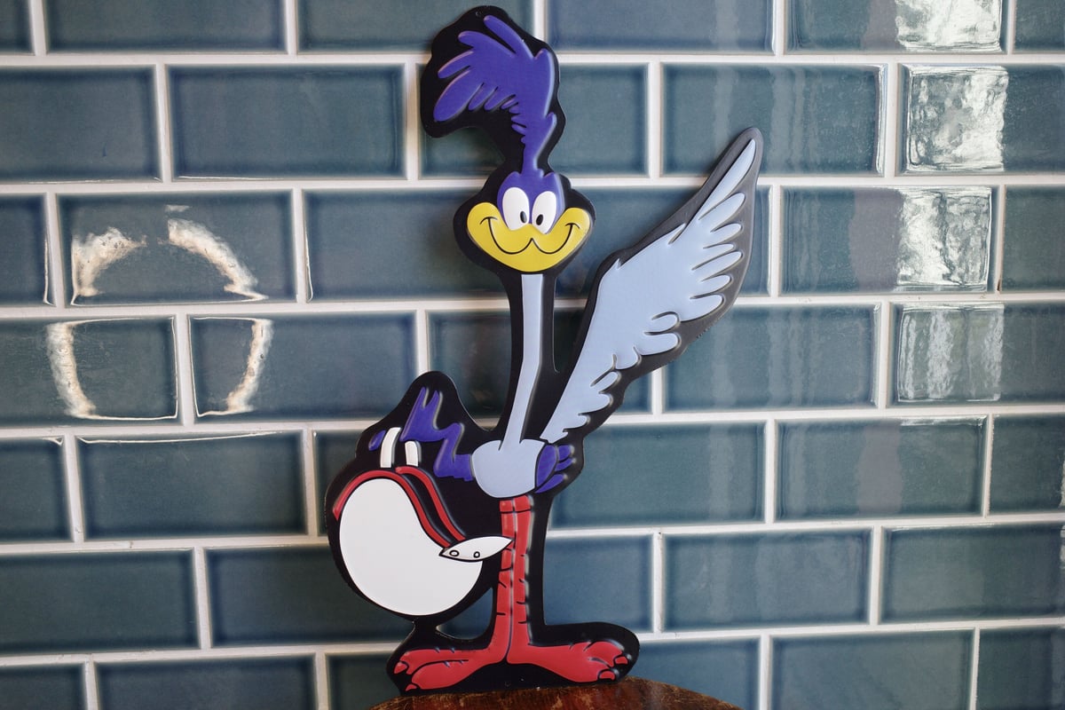 新品 ロードランナー ROAD RUNNER エンボス メタルサイン ヘルメット